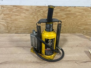 $265 Yellow Jacket 20-Ton AirHydraulic Super-Duty Bottle Jack