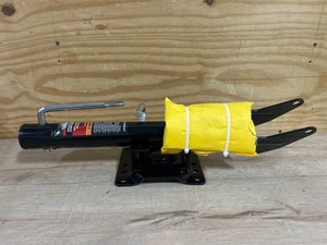 IRONTON 1000-LB. Bolt-On Sidewind Marine Swivel Jack #104483