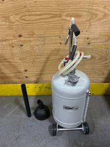 Roughneck Air-Operated Oil Dispenser, 8 Gallons, 145 PSI #42611