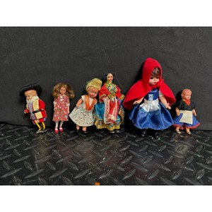 Vintage Miniature Cloth Dolls Set � 5 Figures, Folk Costumes