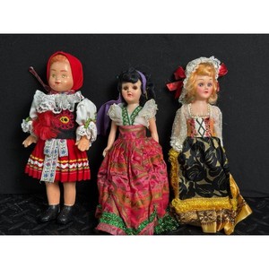 Vintage Cloth Dolls Set � 3 Folk Costume Dolls