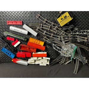 Vintage Tyco HO Scale Train Set � Track, Cars, Bridge, Power Pack