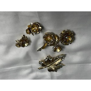 Gold Tone Rhinestone Floral Leaf Brooch Pin Set