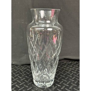 Clear Cut Crystal Vase � Tall Diamond Pattern, 11 in
