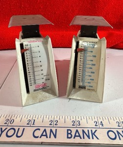2 Vintage scales Plastic and metal Weight Watchers