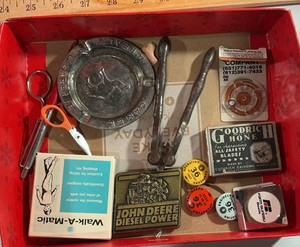 John Deere belt Buckel Joe Camel metal ash tray other misc trinkets group