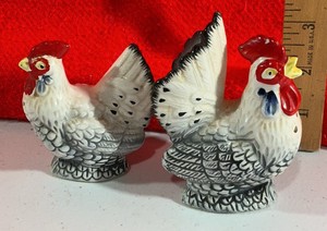 Vintage Porcelain Rooster Chicken Salt and Pepper Shaker Figures Japan