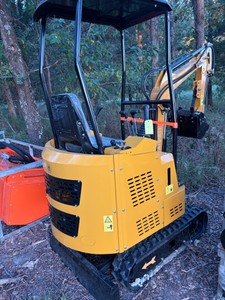 RT15R-Z MINI EXCAVATOR