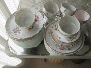 Vintage Bone China tea cups and sau...