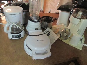 Mini Crock Pot, Coffee Maker, waffl...