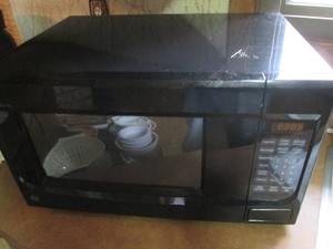 GE digital countertop Microwave...