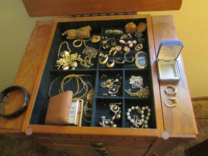 Variety of mixed metal costume jewe...