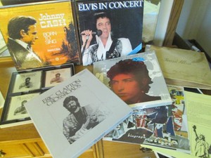 Elvis in Concert, Johnny Cash and a...