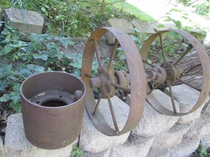 Antique Metal p1120 axle and wheels...