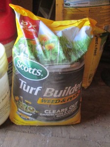 Scotts 40lb bag Turf builder weed ...