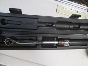 Husky Torque Wrench with case...