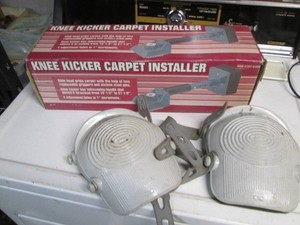 Knee kicker carpet installer with H...