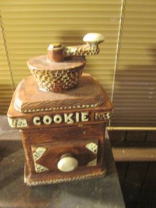 Vintage ceramic grinding mill cooki...