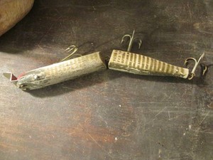 Vintage Wood 12in fishing lure deco...