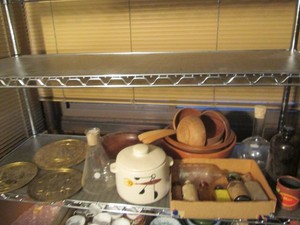 Vintage wood bowls, pyrex scientifi...