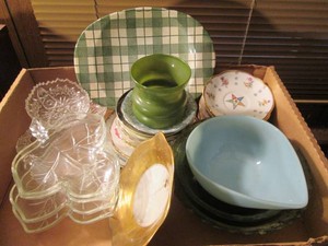 Depression Era fire king bowl, gree...