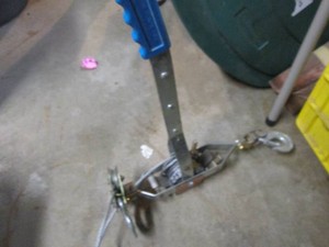 Manually operated wire cable come-a...