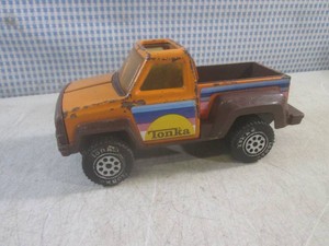 (G-1) Vintage Tonka Pressed Steel and Plastic Pickup Truck 9 Long