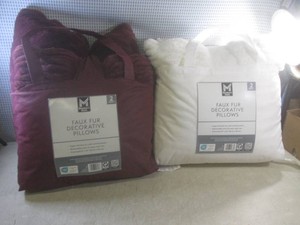 (BR1) 2 - 2-Pack Faux Fur Decorative Pillows 22 x 22