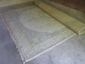 (UD1) Large 9 ft x 12 ft Area Rug Made in India