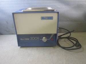 (CS) L&R 2009 Ultrasonic Cleaning System Powers On