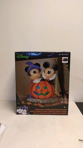 DISNEY HALLOWEEN MICKEY & MINNIE PUMPKIN WITH LIGHTS & MUSIC