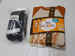 4 pc size 3T Pajamas and Winter Gloves