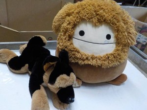 2 Stuffed Toys