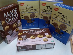 Cocoa and Chocolate Thin Crackers and Chocolate Chip Cookie Bites