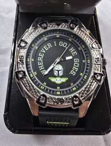 THIS IS THE WAY STAR WARS THE MANDALORIAN & GROGU OVERSIZED COLLECTOR WATCH