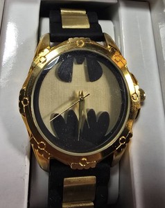 GOTHAM GLAM DC COMICS BATGIRL GOLD-TONE COLLECTOR WATCH