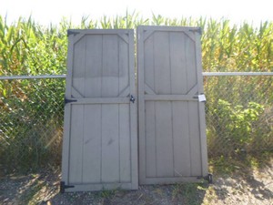 2 Wooden Barn-Style Doors