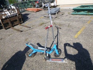 2 Kids Scooters