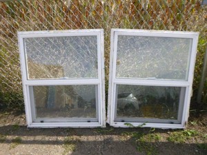 2 Vinyl Double Hung Windows