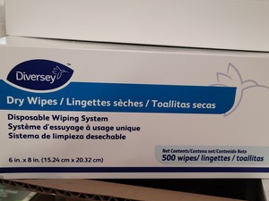 Case of Diversey Disposable Dry Wipes 6x8in 500-wipes per inner box, total of 2000wipes per case