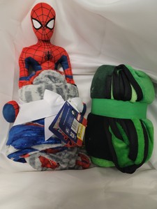 Spiderman Hugger and Throw Set plus Minecraft Throw