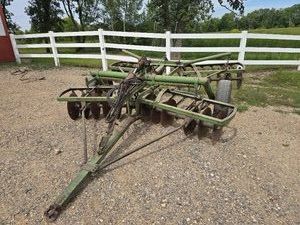 John Deere Disc 8
