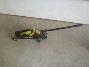 Black Jack Floor Jack 2 Ton