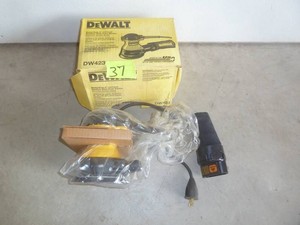 Dewalt Palm Sander DW423