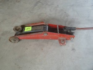 Red Hydraulic Floor Jack