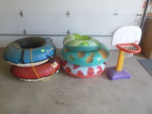Water Toys & Tubes