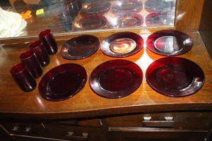 Arcoroc France Classique Ruby Red Glass Drinkware & Plates