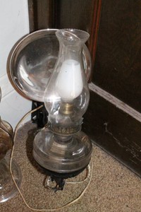 Cast Iron Oil Lamp Sconce with Reflector