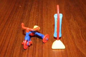 Renwal Miniature Doll Tricycle & Vacuum