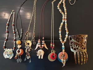 Coloful Costume Pendant Necklaces & Mantilla Comb
